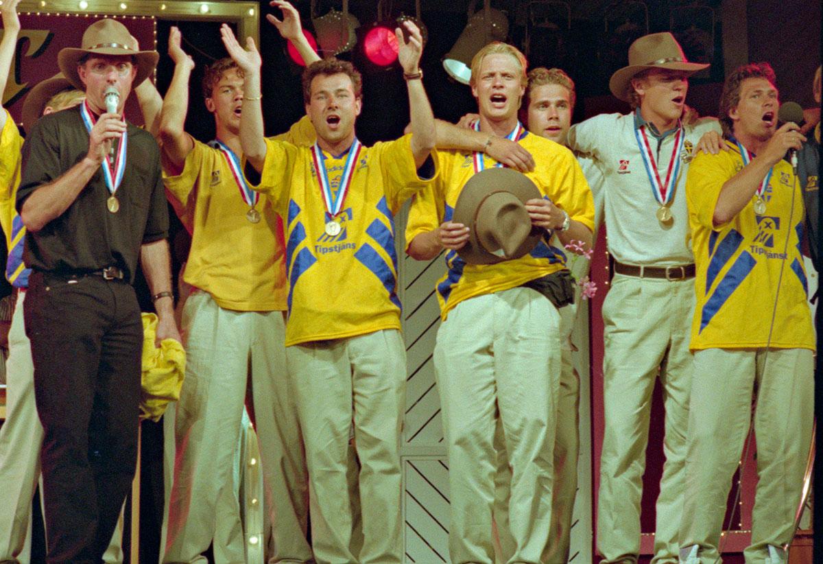 Svenska herrlandslaget i fotboll firas efter VM-bronset 1994.